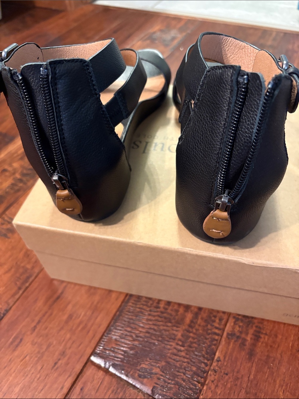 gentle souls Black Cross-Strap Ankle Sandals - Picture 3 of 6
